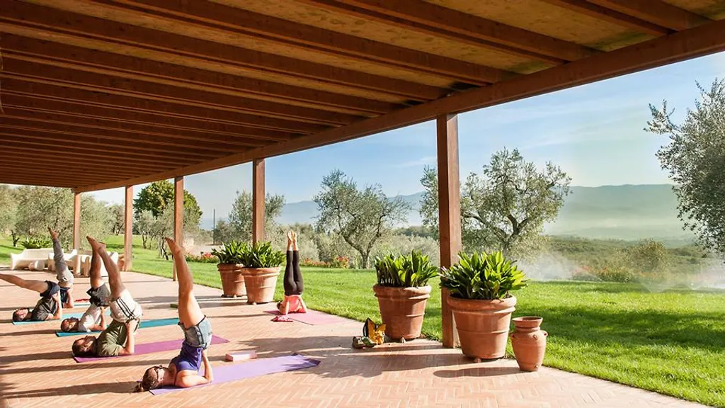 yoga retreats italy